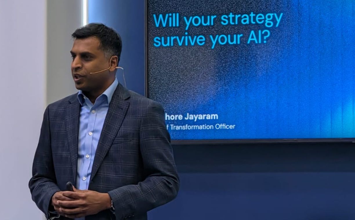 Kinetic IT leader presenting on AI strategy